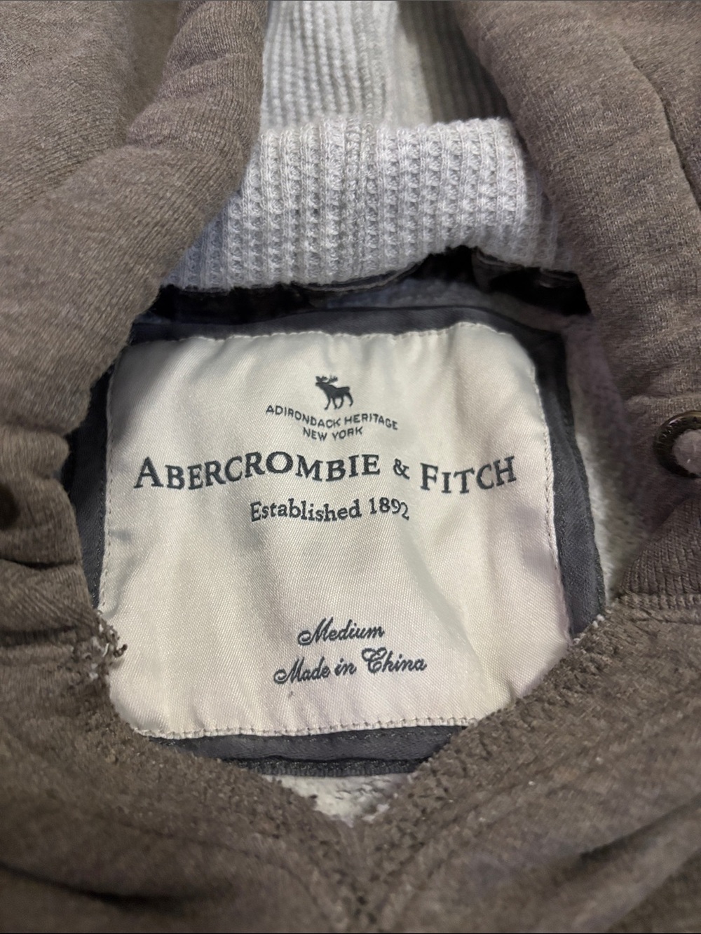 vintage gray-brown Abercrombie & Fitch pullover hoodie featuring a prominent emb - Picture 3 of 8